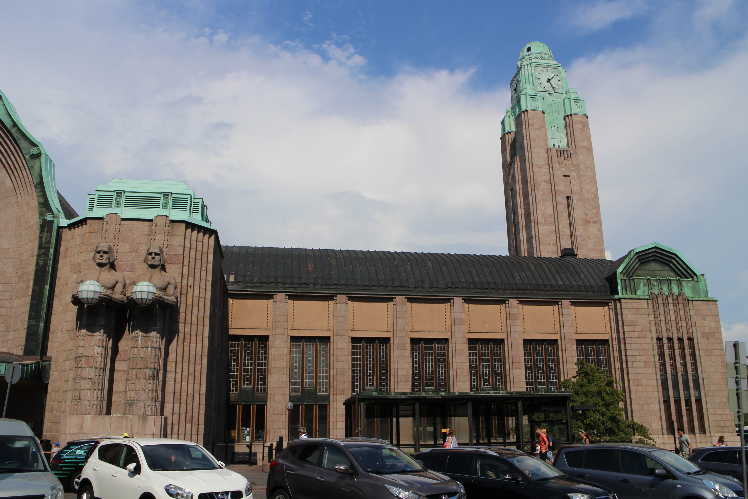 Центральный железнодорожный вокзал Хельсинки. Фото: Suicasmo / Wikimedia Commons, CC BY-SA 4.0