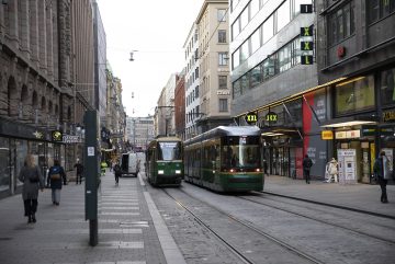 Трамваи на улице Александеринкату в центре Хельсинки. Фото: Anna Palmehag / News Oresund / Wikimedia Commons, CC BY 2.0