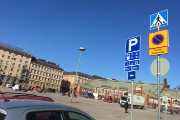 Знаки платной парковки в Хельсинки. Фото: Eric Fischer / Wikimedia Commons, CC BY 2.0