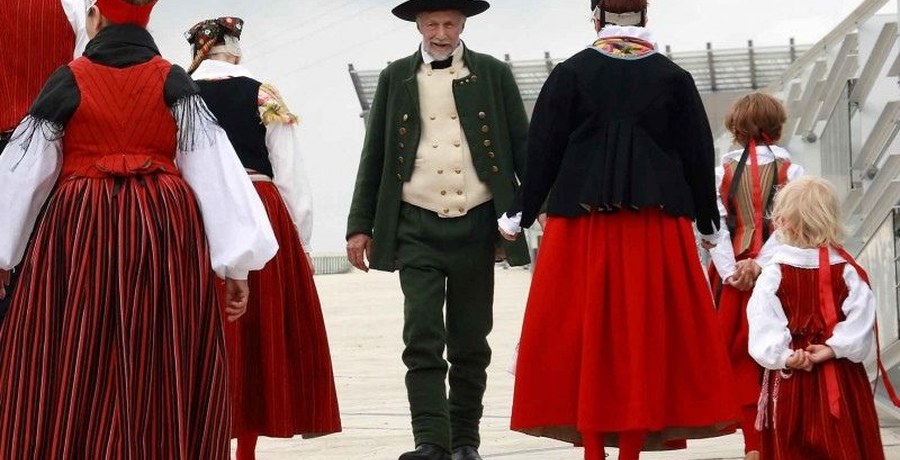 Финские национальные костюмы в Морском центре Велламо