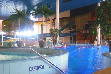 Бассейны и горки аквапарка Flamingo Spa в Вантаа. Фото: Benreis / Wikimedia Commons, CC BY-SA 3.0