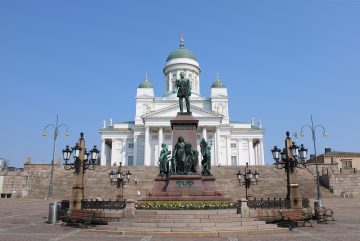 Кафедральный собор и памятник Александру II на Сенатской площади. Фото: Josefiina Alanen / Wikimedia Commons, CC BY 4.0