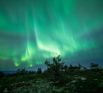 Северное сияние над сопкой Леви, Киттиля, сентябрь 2023