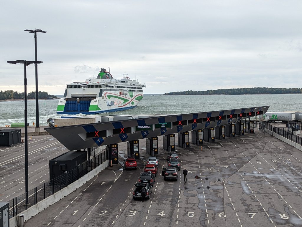 Паром Tallink Megastar у Западного терминала в Хельсинки. Фото: AleWi / Wikimedia Commons, CC BY-SA 4.0